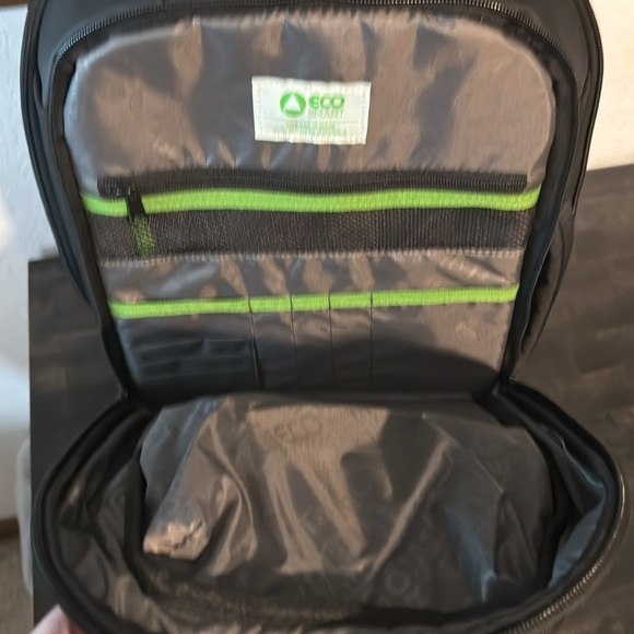 Targus Black ECO Smart Tech Travel Backpack NWT - Picture 4 of 9